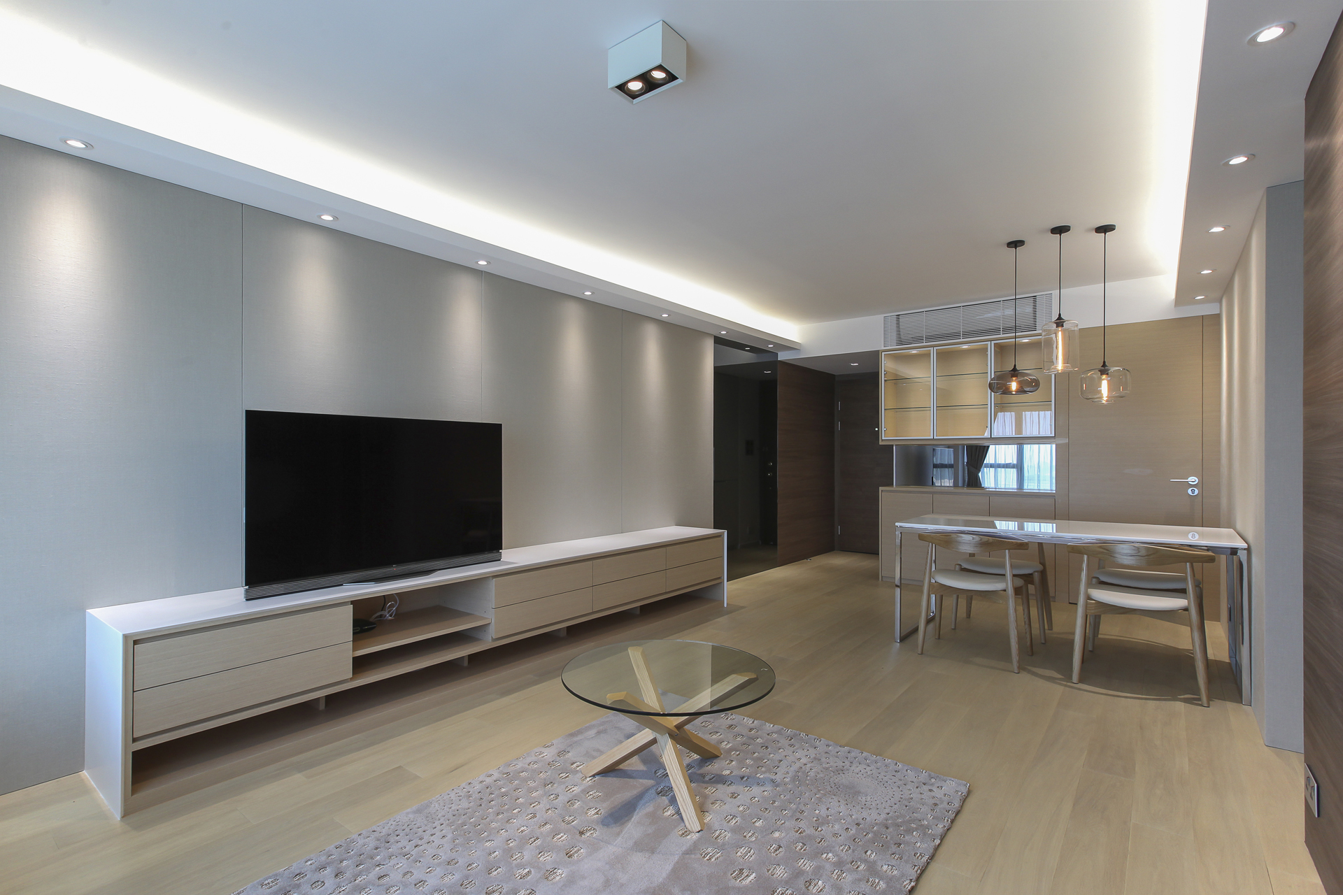 Island Resort interior living room and dining area