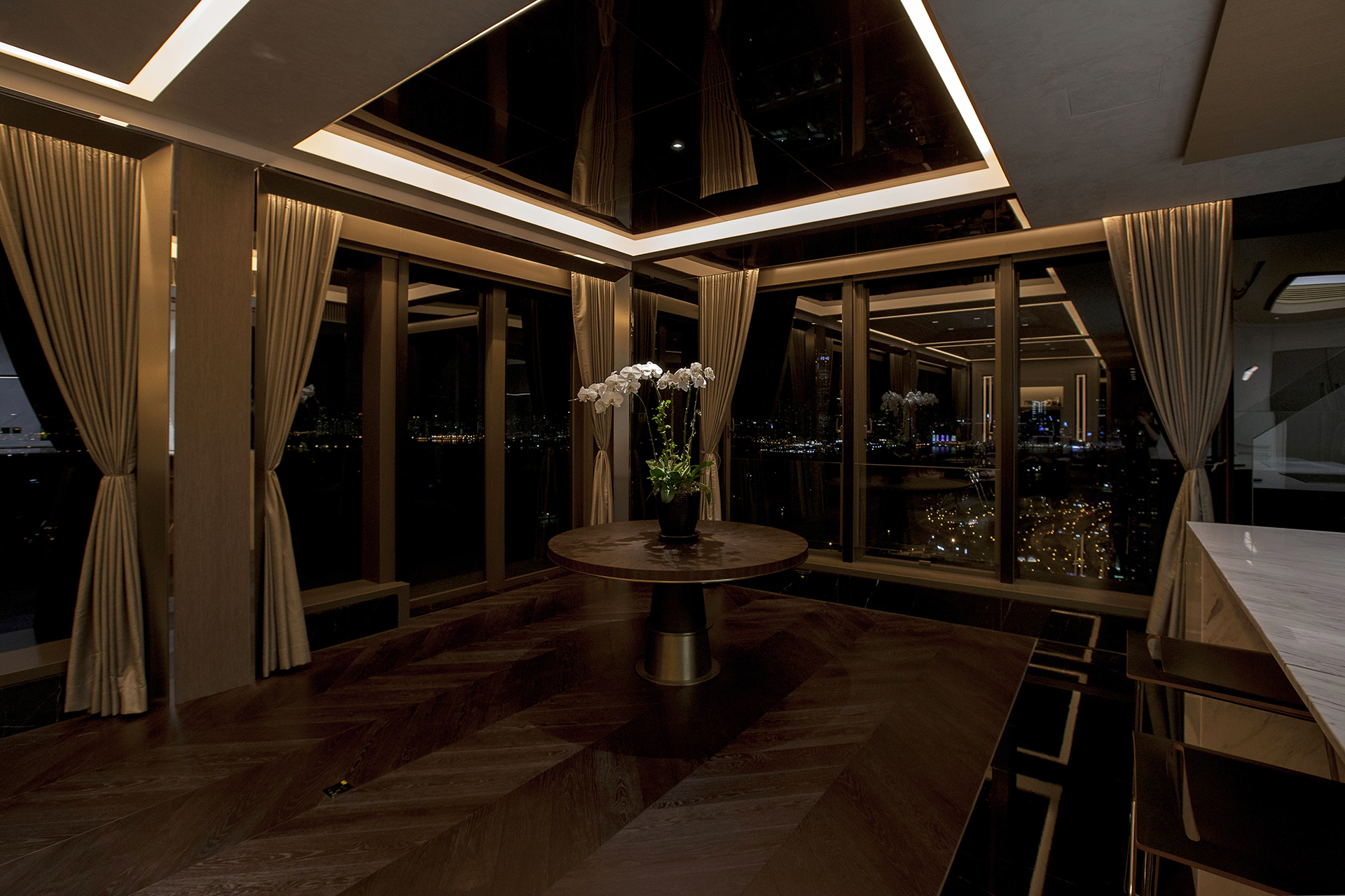 HARBOUR ONE - 1 image 8